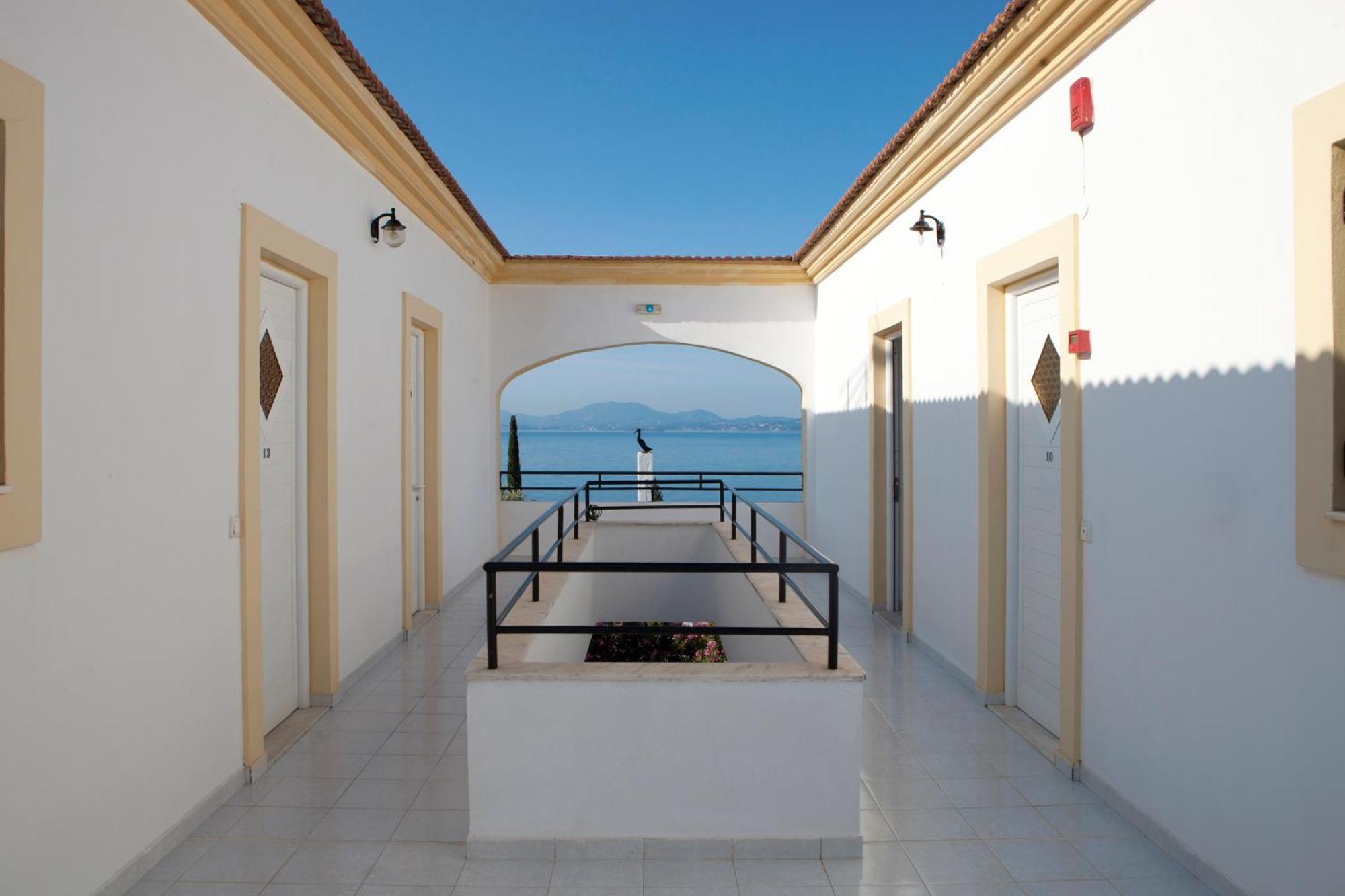 Crystal Blue Hotel, Barbati Exteriér fotografie